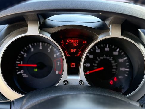 Used 2013 Nissan Juke SL FWD image 34