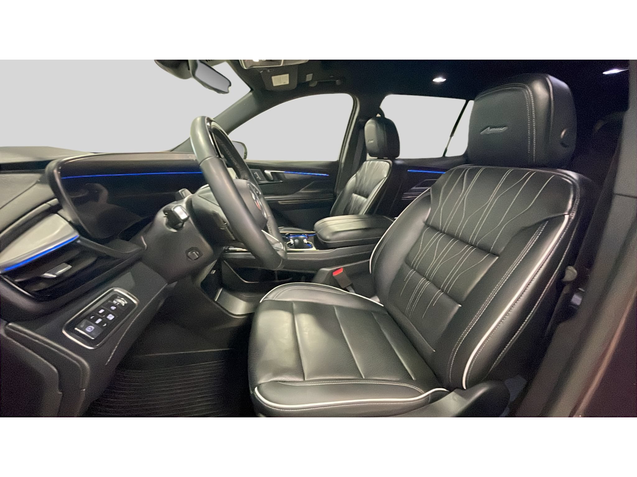 Used 2025 Buick Enclave Avenir w/ Super Cruise Package AWD/4WD image 12