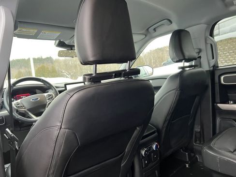 Certified 2022 Ford Explorer XLT w/ Equipment Group 202A image 33