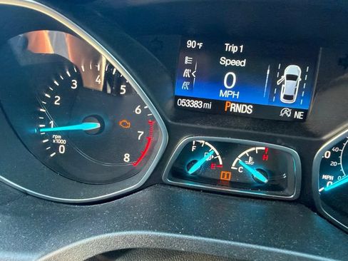 Used 2018 Ford Escape Titanium w/ Ford Safe & Smart Package AWD/4WD image 9