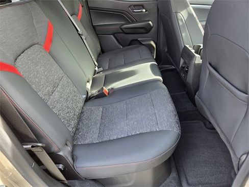 Used 2023 Chevrolet Colorado Z71 w/ Z71 Convenience Package 2 image 14