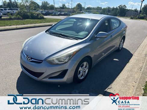 Used 2015 Hyundai Elantra SE FWD image 1