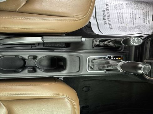 Used 2021 Jeep Wrangler Unlimited Sahara image 23