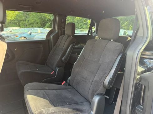 Used 2014 Dodge Grand Caravan SXT w/ UConnect Hands-Free Group FWD image 11