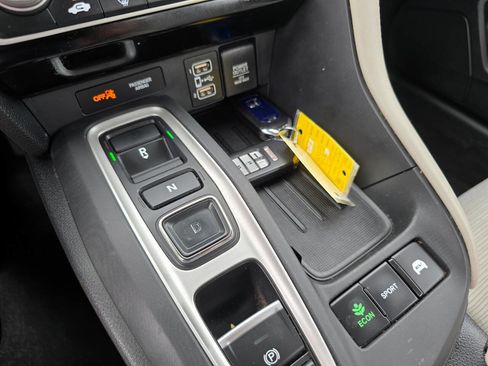 Used 2019 Honda Insight EX image 18