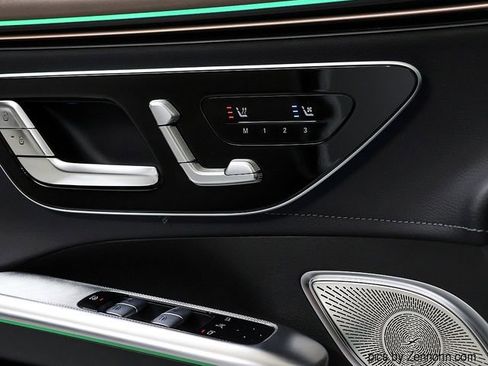 New 2026 Mercedes-Benz EQE 320 4MATIC SUV image 24