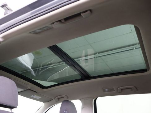 Used 2018 Volkswagen Atlas Launch Edition image 18