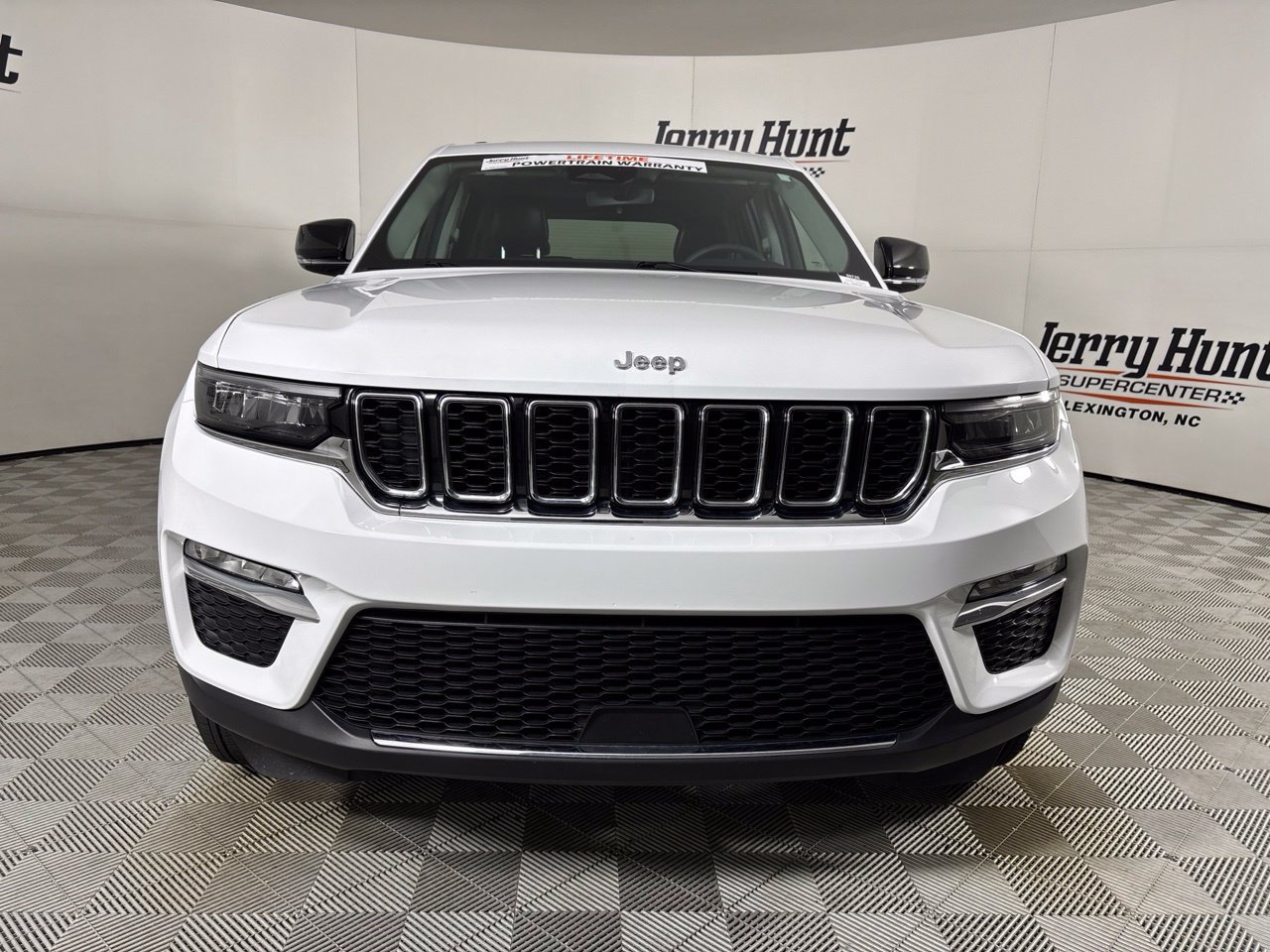 Used 2023 Jeep Grand Cherokee Limited AWD/4WD image 3