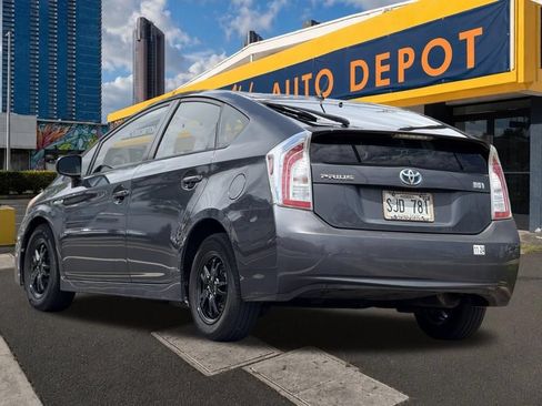 Used 2014 Toyota Prius One FWD image 3