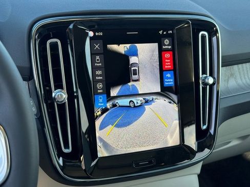 New 2026 Volvo XC40 B5 Plus w/ Protection Package Premier image 23