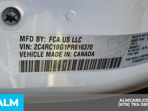 Used 2023 Chrysler Pacifica Touring-L image 45