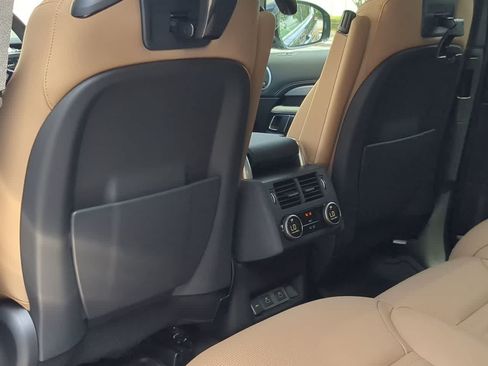 New 2026 Land Rover Discovery Limited Edition AWD/4WD image 19