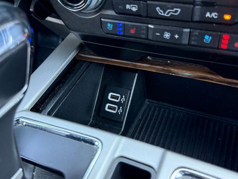 Used 2019 Ford F150 Lariat w/ Equipment Group 502A Luxury image 29