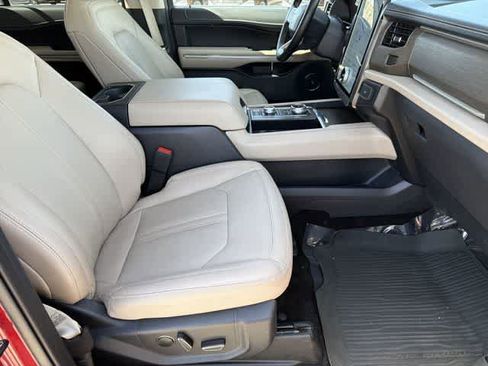 Used 2022 Ford Expedition Limited image 20