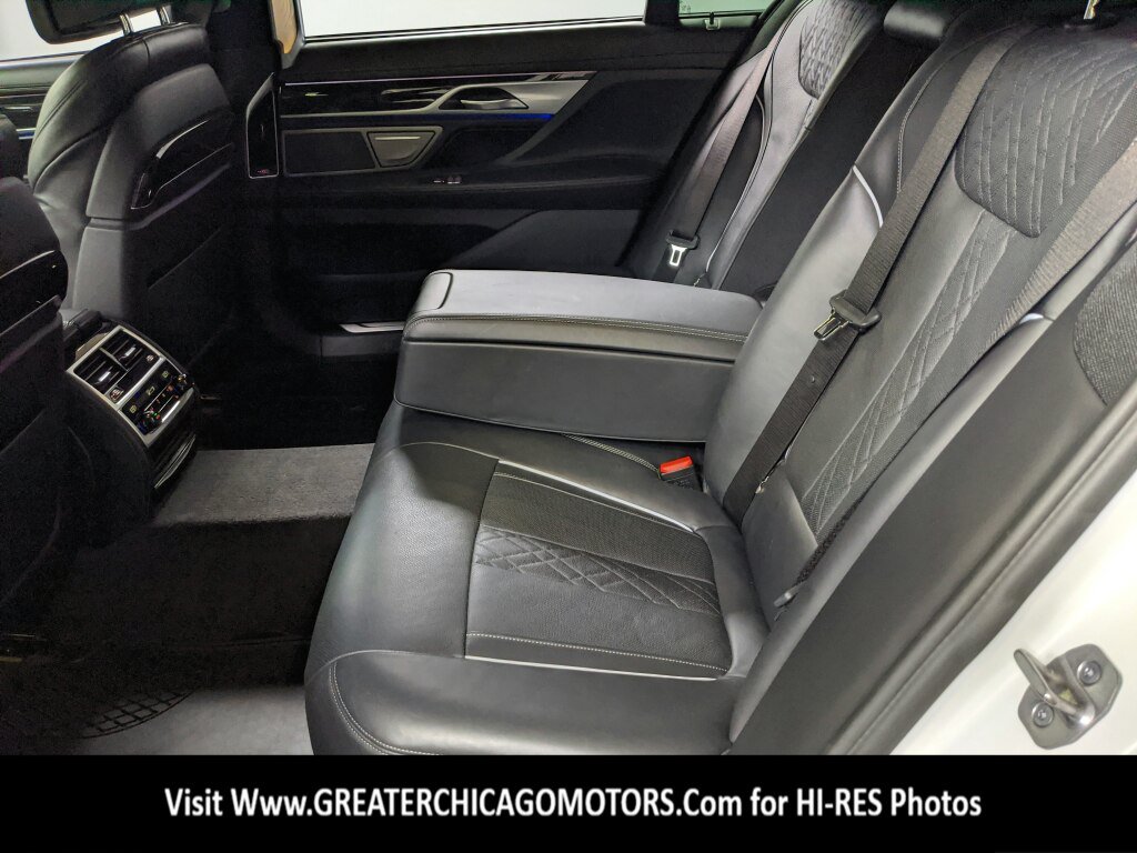 Used 2022 BMW 750i xDrive w/ Executive Package AWD/4WD image 33