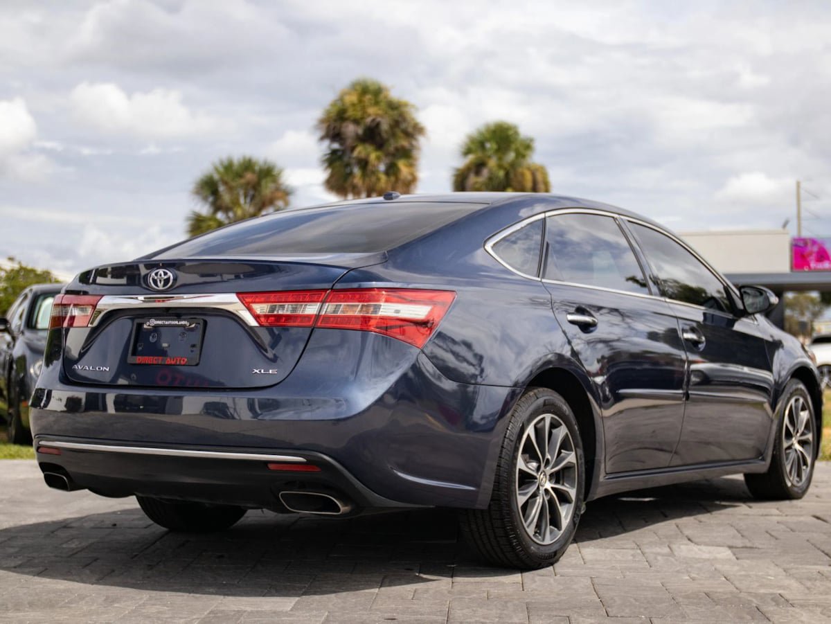 Used 2017 Toyota Avalon XLE w/ Carpet Mat Package FWD image 13