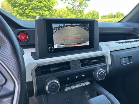 Used 2024 Toyota Tacoma TRD Off-Road AWD/4WD image 25
