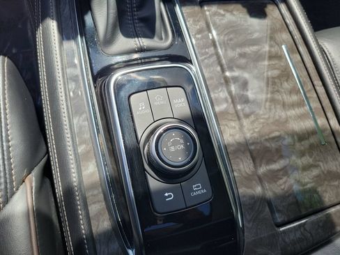 Used 2021 Nissan Armada Platinum w/ Captain's Chairs Package RWD image 40