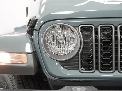 New 2026 Jeep Gladiator Sport image 5