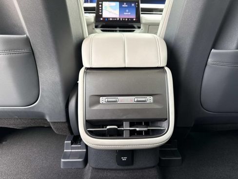 New 2026 Lincoln Nautilus Reserve AWD/4WD image 22