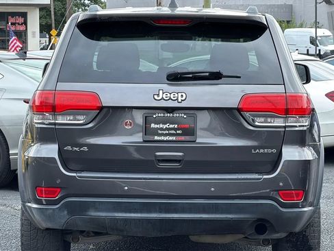Used 2019 Jeep Grand Cherokee Laredo w/ 18" Wheel & 8.4" Radio Group AWD/4WD image 5