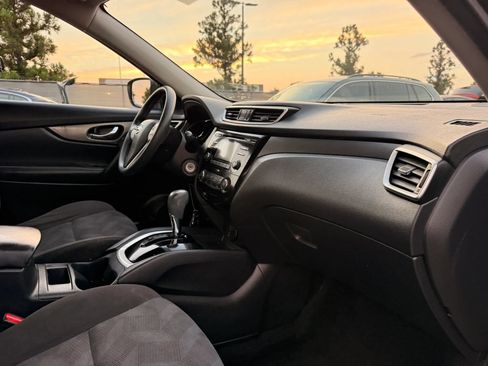 Used 2016 Nissan Rogue S AWD/4WD image 19