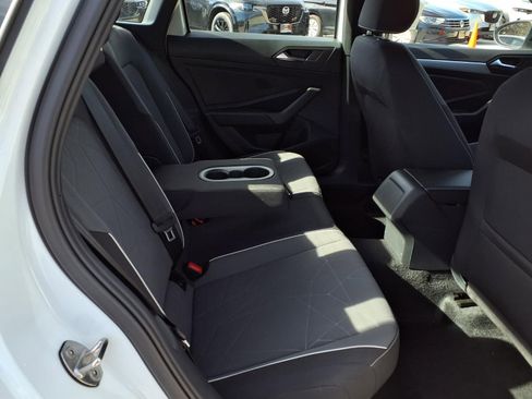 Certified 2025 Volkswagen Jetta Sport image 24