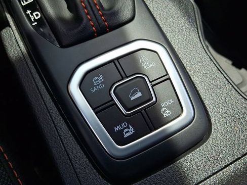 Used 2026 Nissan Frontier PRO-4X AWD/4WD image 22
