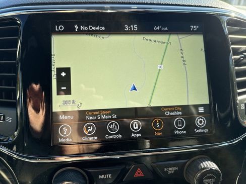 Used 2022 Jeep Grand Cherokee Laredo X image 18