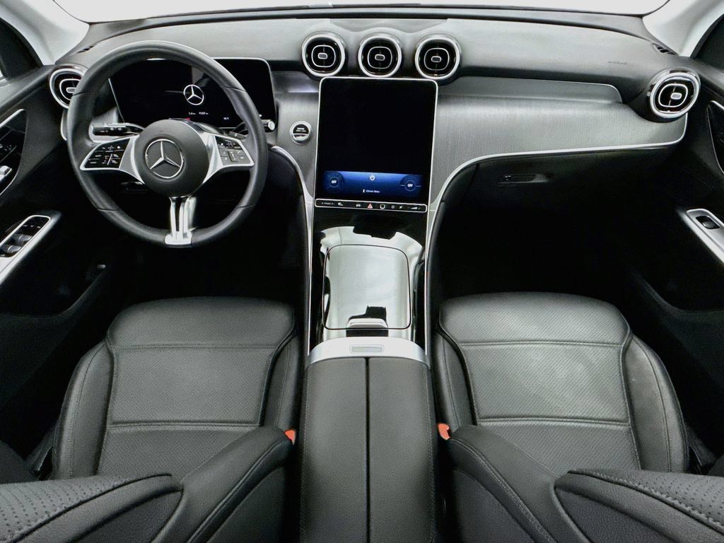 Used 2026 Mercedes-Benz GLC 300 image 13