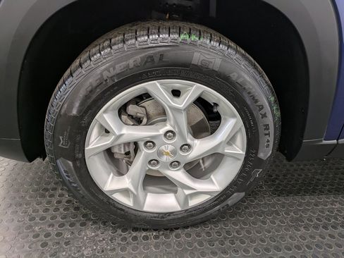 Used 2024 Chevrolet Trax LS w/ LS Convenience Package image 7