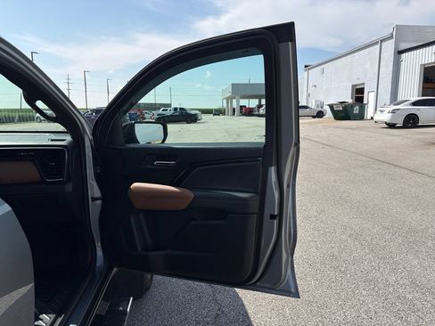 Used 2025 GMC Canyon AT4 AWD/4WD image 42