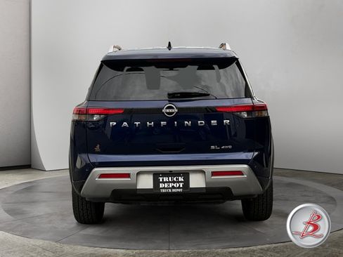 Used 2025 Nissan Pathfinder SL AWD/4WD image 6