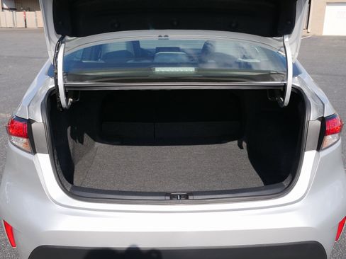 Used 2025 Toyota Corolla LE image 14