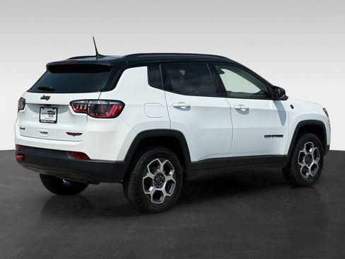 Used 2022 Jeep Compass Trailhawk w/ Trailhawk Convenience Group AWD/4WD image 5