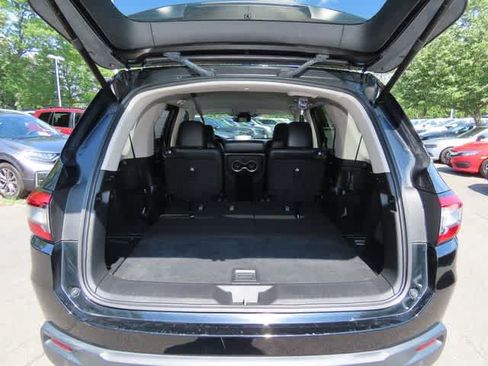 Used 2023 Honda Pilot EX-L image 11