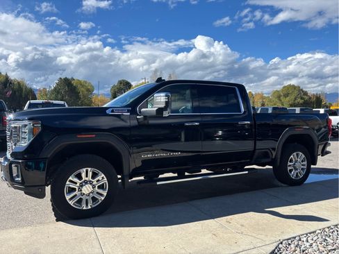 Used 2020 GMC Sierra 2500 Denali w/ Denali Ultimate Package image 2