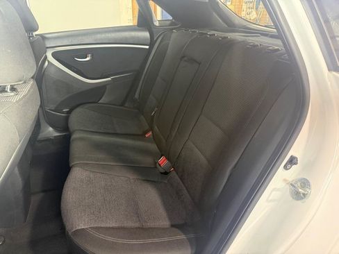 Used 2017 Hyundai Elantra GT FWD image 23