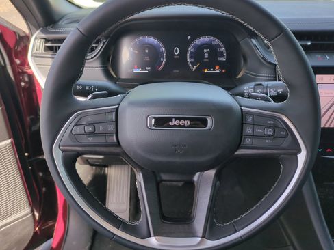 New 2026 Jeep Grand Cherokee L Limited AWD/4WD image 9