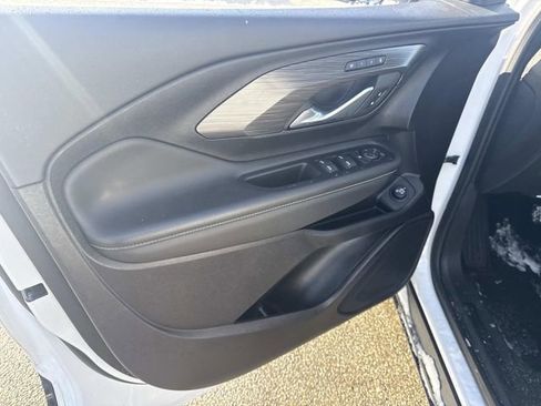 Used 2024 GMC Terrain SLT image 18