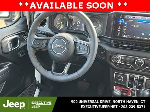 Used 2024 Jeep Wrangler Unlimited image 26