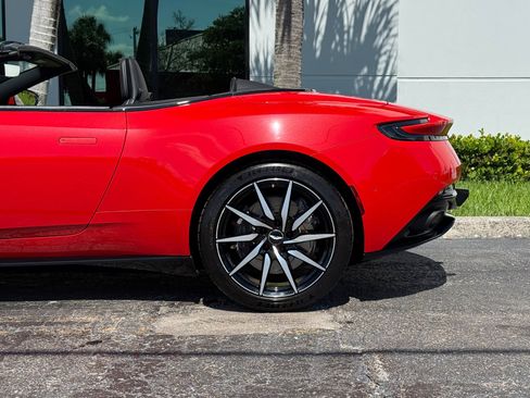 Used 2020 Aston Martin DB11 Volante RWD image 12