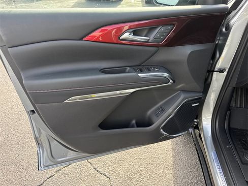 New 2026 Chevrolet Traverse RS w/ LPO, Floor Liner Package image 11