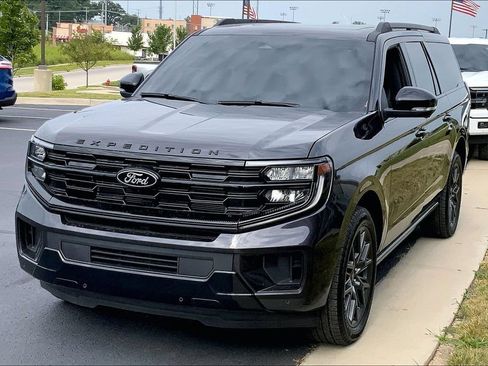 Used 2025 Ford Expedition Max Platinum w/ Stealth Performance Package AWD/4WD image 5