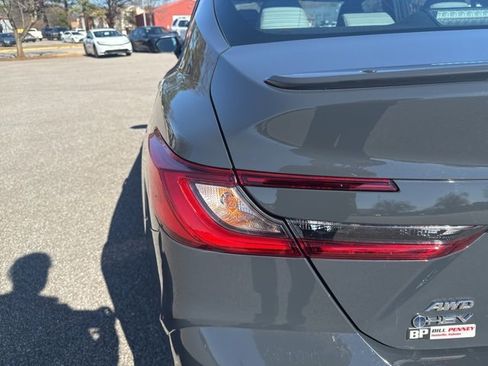 Used 2025 Toyota Camry SE image 10