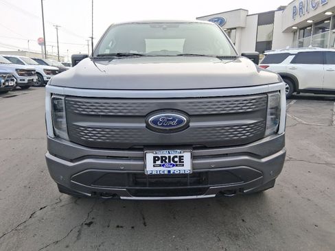 Used 2022 Ford F150 Lightning XLT image 8