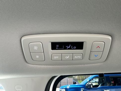 Used 2026 Kia Carnival SX FWD image 25
