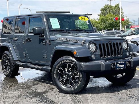 Used 2017 Jeep Wrangler Unlimited Sahara AWD/4WD image 35
