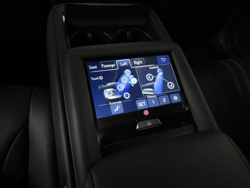 Used 2024 Lexus LS 500 AWD w/ Luxury Package image 36