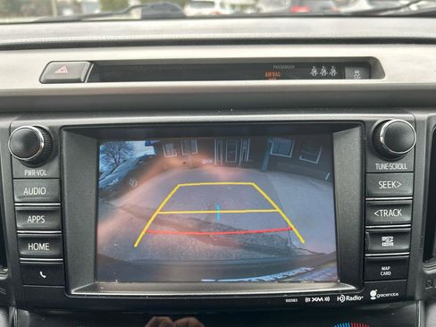 Used 2018 Toyota RAV4 XLE image 14